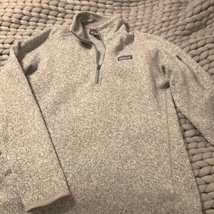 Patagonia 1/2 zip pullover sweatshirt.